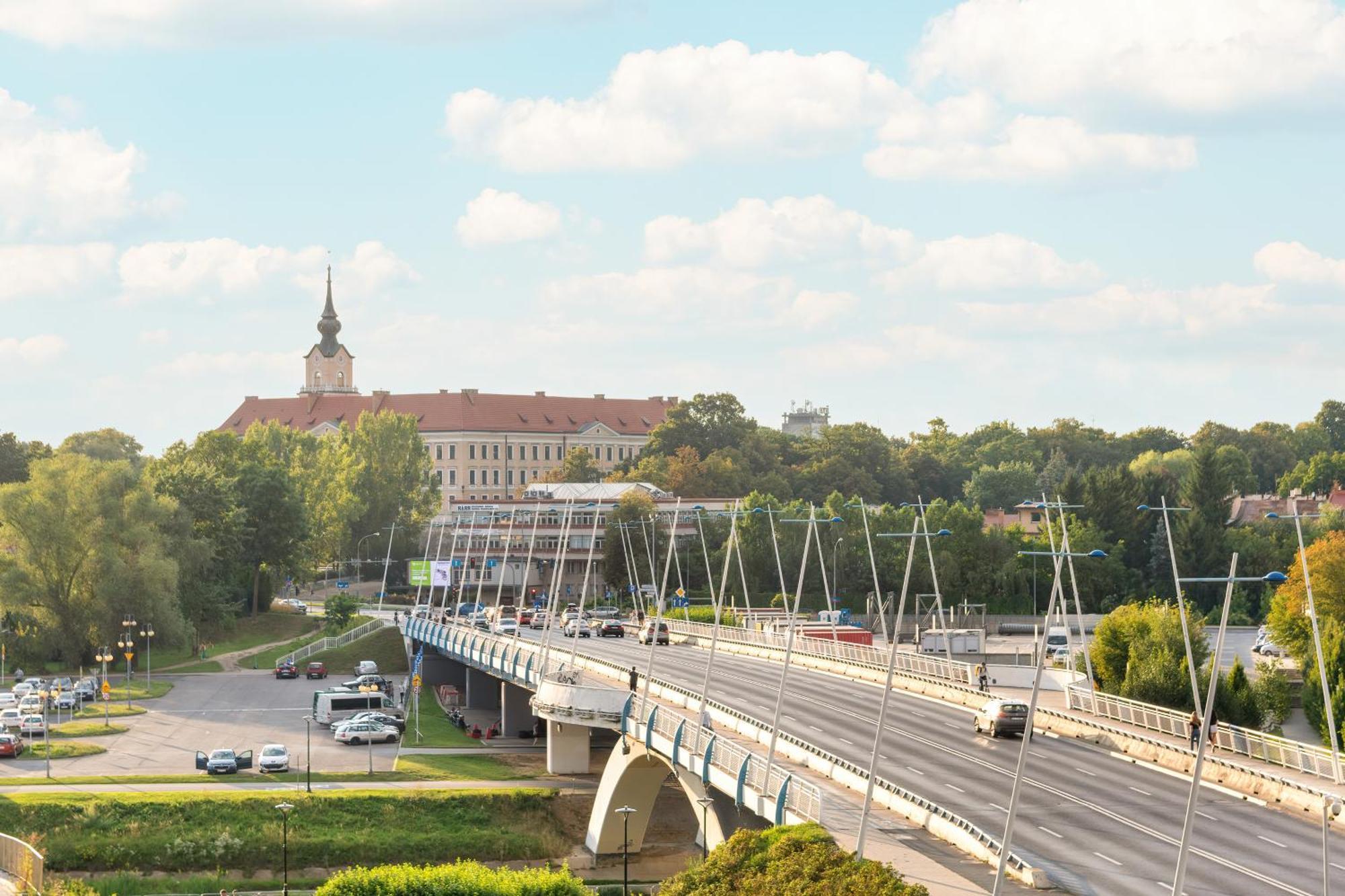 Przytulne W Rzeszowie Z Widokiem Na By Renters